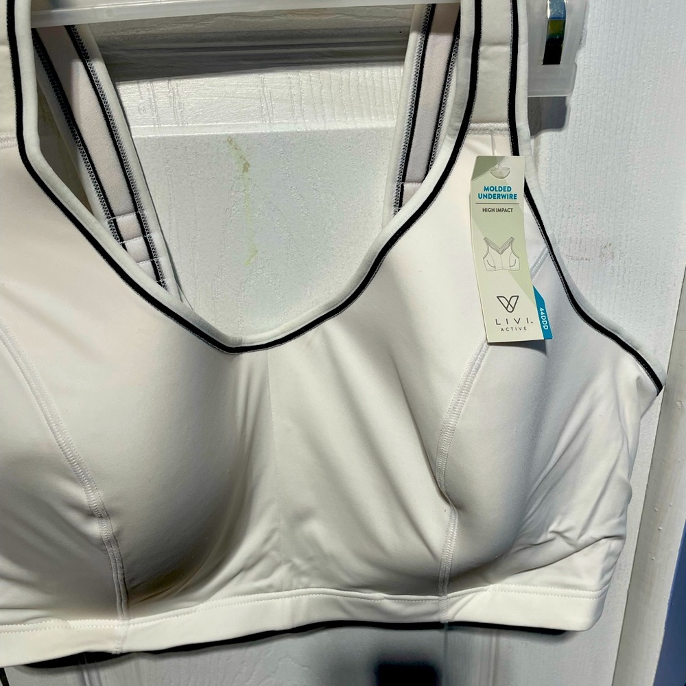 Livi-High impact molded  sports bra